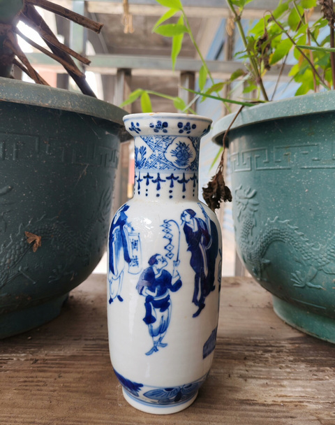 古玩陶瓷青花市井人物棒槌瓶真品鑒賞圖