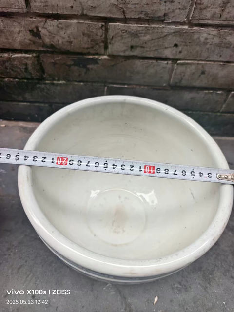古玩陶瓷纏枝花卉紋青花缸真品鑒賞圖