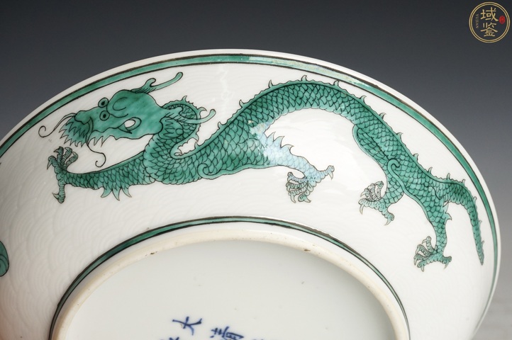 古玩陶瓷綠彩云龍紋盤真品鑒賞圖