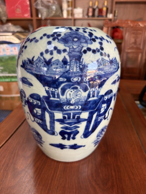 古玩陶瓷豆青釉青花博古圖冬瓜罐真品鑒賞圖