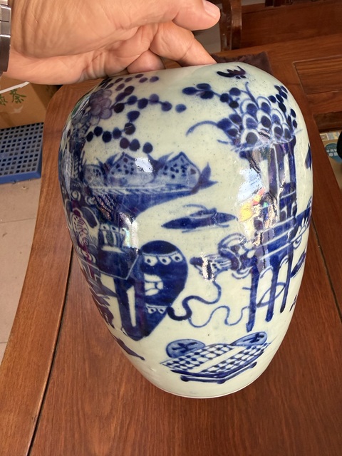 古玩陶瓷豆青釉青花博古圖冬瓜罐真品鑒賞圖