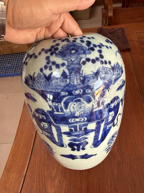 古玩陶瓷豆青釉青花博古圖冬瓜罐真品鑒賞圖