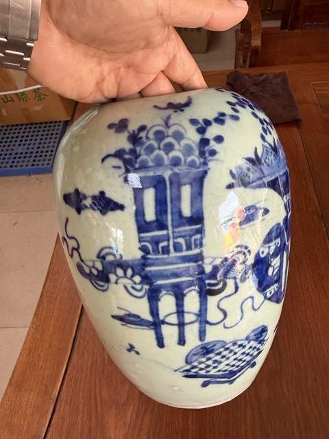 古玩陶瓷豆青釉青花博古圖冬瓜罐真品鑒賞圖