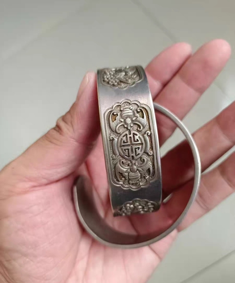 古玩雜項仿古銀鐲一對真品鑒賞圖