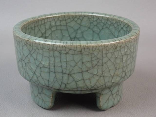 古玩陶瓷哥釉三足洗真品鑒賞圖