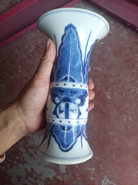 古玩陶瓷清康熙 青花獸面紋花觚真品鑒賞圖