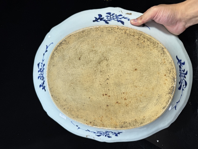 古玩陶瓷青花花卉紋花口盤真品鑒賞圖