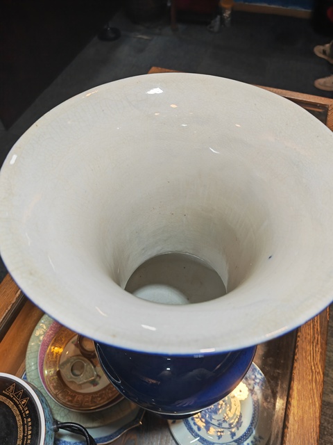 古玩陶瓷灑藍(lán)釉鳳尾尊真品鑒賞圖