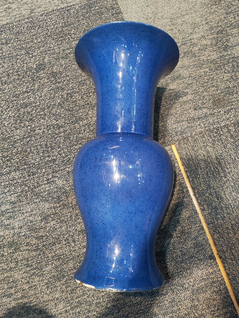 古玩陶瓷灑藍(lán)釉鳳尾尊真品鑒賞圖