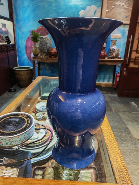 古玩陶瓷灑藍(lán)釉鳳尾尊真品鑒賞圖