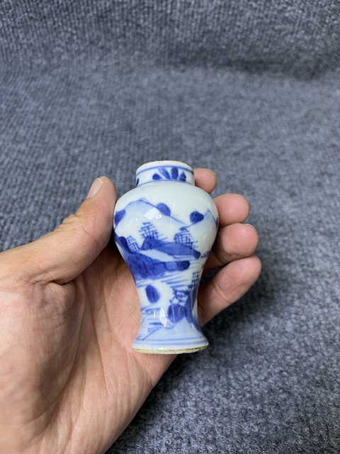 古玩陶瓷康熙·青花山水紋小瓶真品鑒賞圖