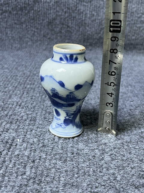 古玩陶瓷康熙·青花山水紋小瓶真品鑒賞圖