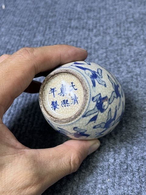 古玩陶瓷青花煨瓷百子紋小罐真品鑒賞圖