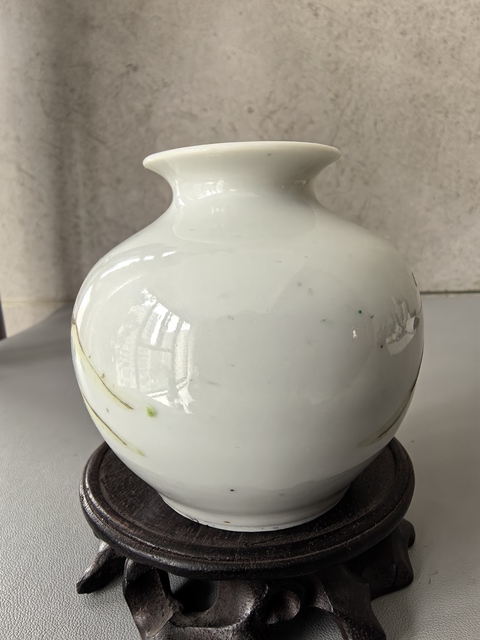 古玩陶瓷人物紋粉彩瓶真品鑒賞圖