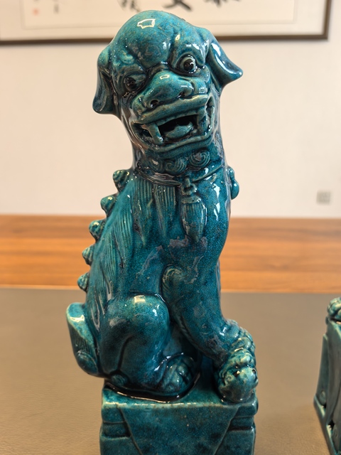 古玩陶瓷民國孔雀藍釉獅子擺件真品鑒賞圖