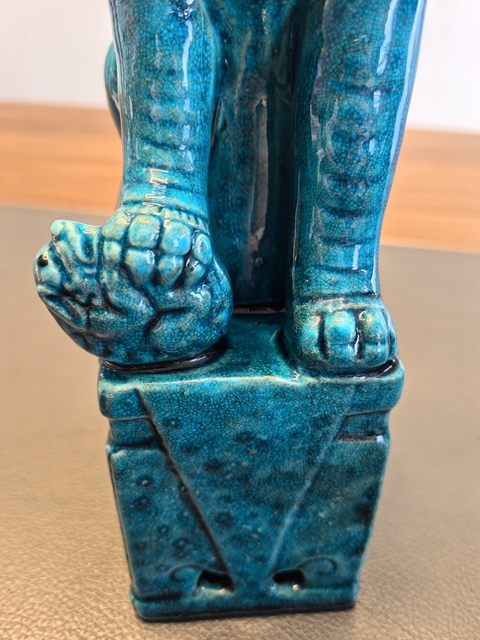 古玩陶瓷民國孔雀藍釉獅子擺件真品鑒賞圖