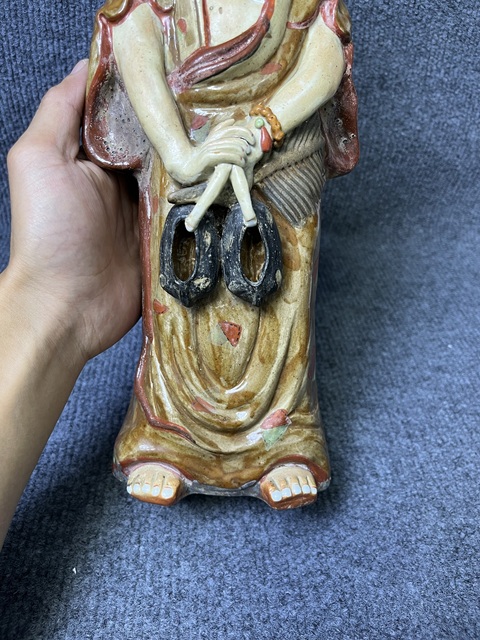 古玩陶瓷濟(jì)公塑像真品鑒賞圖