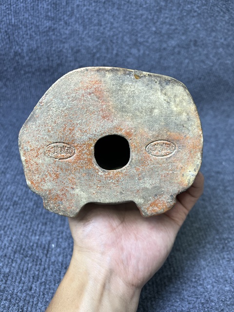 古玩陶瓷濟(jì)公塑像真品鑒賞圖