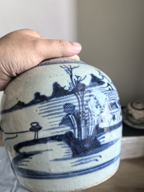 古玩陶瓷清中期青花山水罐真品鑒賞圖