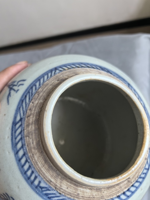 古玩陶瓷清中期青花山水罐真品鑒賞圖