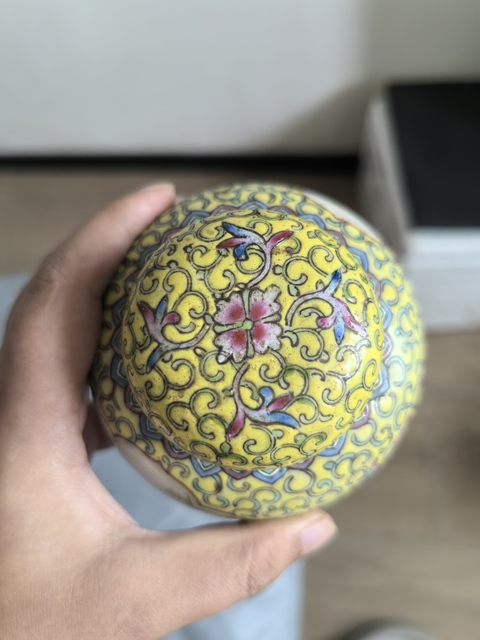 古玩陶瓷民國粉彩罐真品鑒賞圖