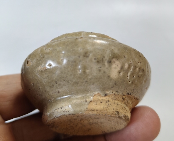 古玩陶瓷龍泉青瓷水盂真品鑒賞圖