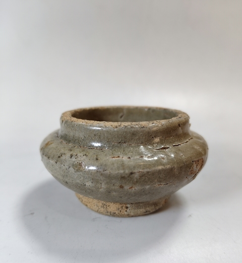 古玩陶瓷龍泉青瓷水盂真品鑒賞圖