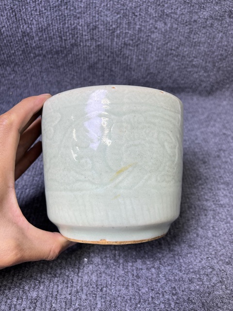 古玩陶瓷青釉暗刻花卉紋筒爐真品鑒賞圖
