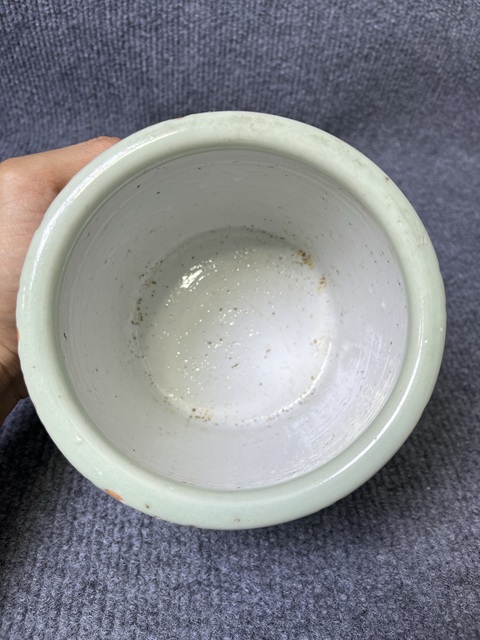 古玩陶瓷青釉暗刻花卉紋筒爐真品鑒賞圖