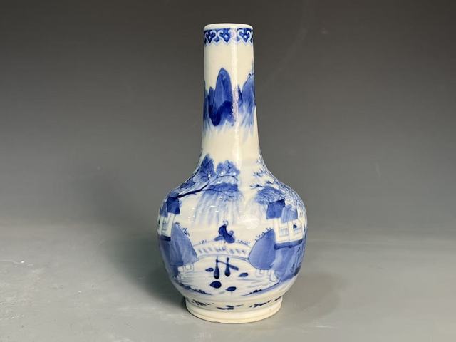 古玩陶瓷清晚期青花山水人物紋天球瓶真品鑒賞圖