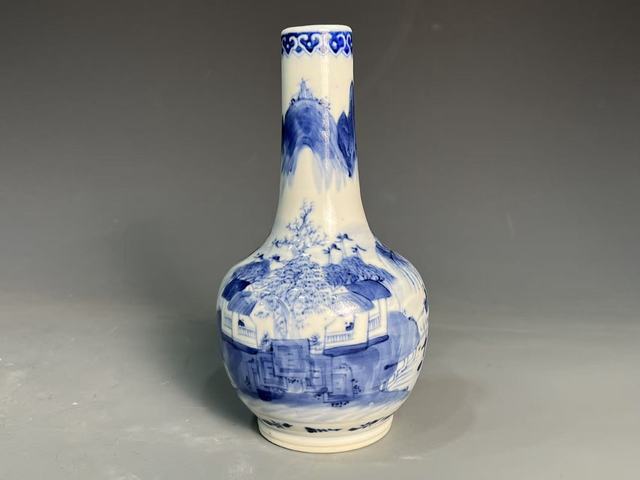 古玩陶瓷清晚期青花山水人物紋天球瓶真品鑒賞圖