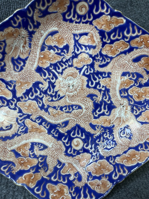 古玩陶瓷粉彩福在眼前壽桃云龍紋海棠型供盤真品鑒賞圖