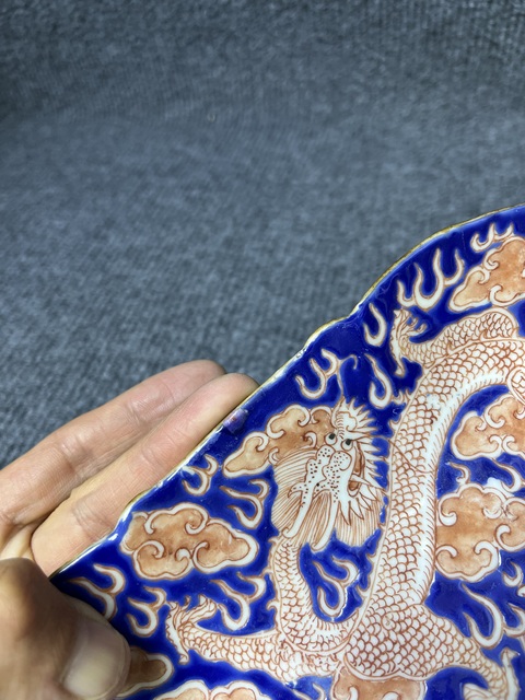 古玩陶瓷粉彩福在眼前壽桃云龍紋海棠型供盤真品鑒賞圖