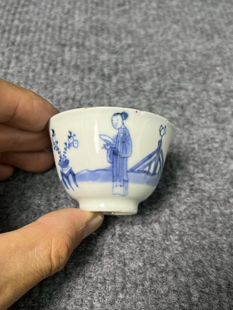 古玩陶瓷青花人物花卉紋杯真品鑒賞圖