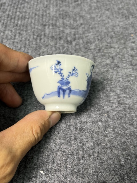 古玩陶瓷青花人物花卉紋杯真品鑒賞圖