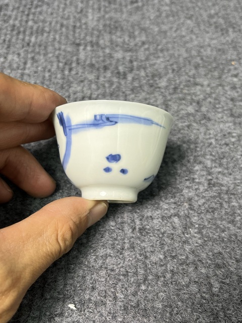 古玩陶瓷青花人物花卉紋杯真品鑒賞圖