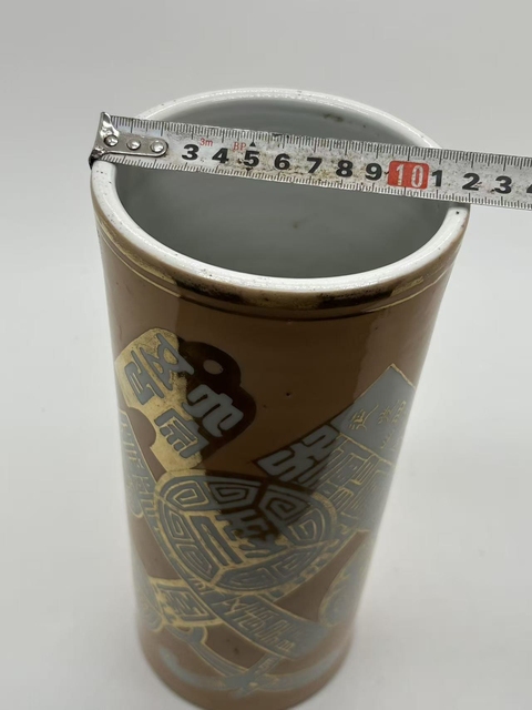 古玩陶瓷珊瑚紅描金八破圖帽筒真品鑒賞圖