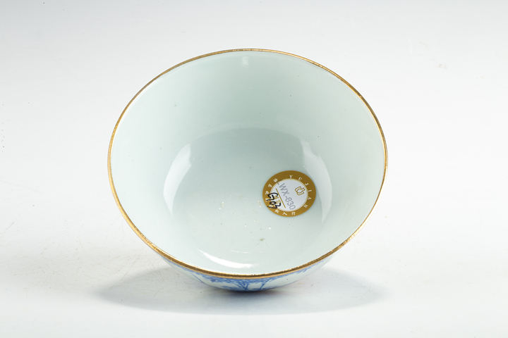 古玩陶瓷民國·料彩墨石竹影紋茶碗真品鑒賞圖