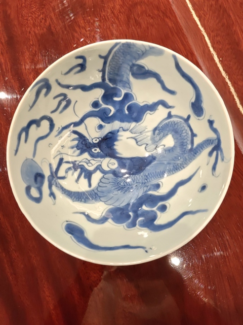 古玩陶瓷青花過墻龍紋茶碗真品鑒賞圖