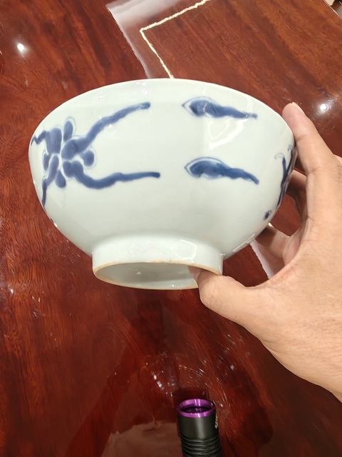 古玩陶瓷青花過墻龍紋茶碗真品鑒賞圖
