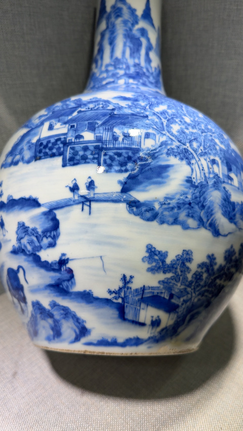 古玩陶瓷清中青花山水紋天球瓶真品鑒賞圖