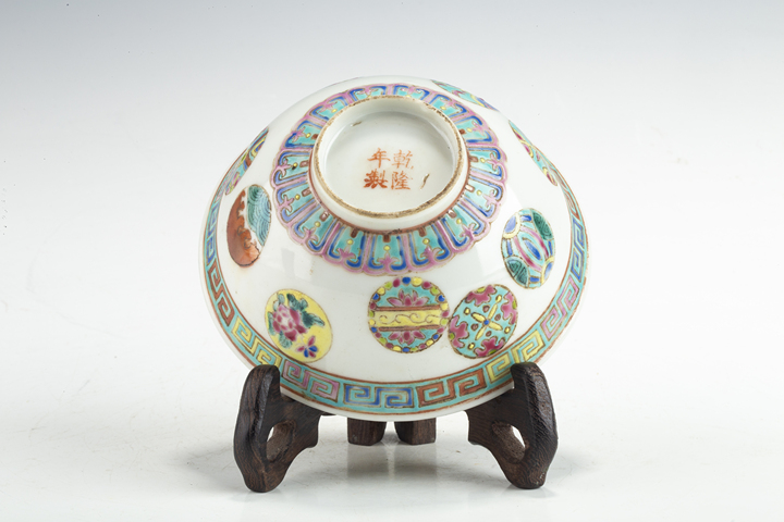 古玩陶瓷民國·粉彩皮球花紋碗真品鑒賞圖