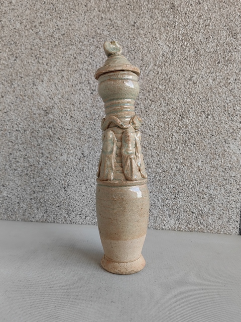 古玩陶瓷青白釉貼塑人物龍紋瓶拍賣,當前價格580元