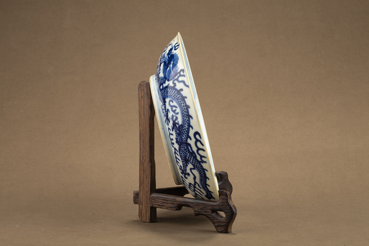 古玩陶瓷清光緒·青花趕珠龍紋盤（官）真品鑒賞圖