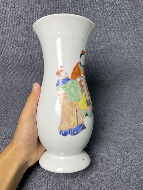 古玩陶瓷粉彩人物故事紋琵琶尊真品鑒賞圖