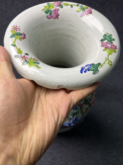 古玩陶瓷粉彩人物故事紋大瓶真品鑒賞圖