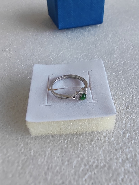 古玩玉器天然翡翠鑲嵌戒指真品鑒賞圖