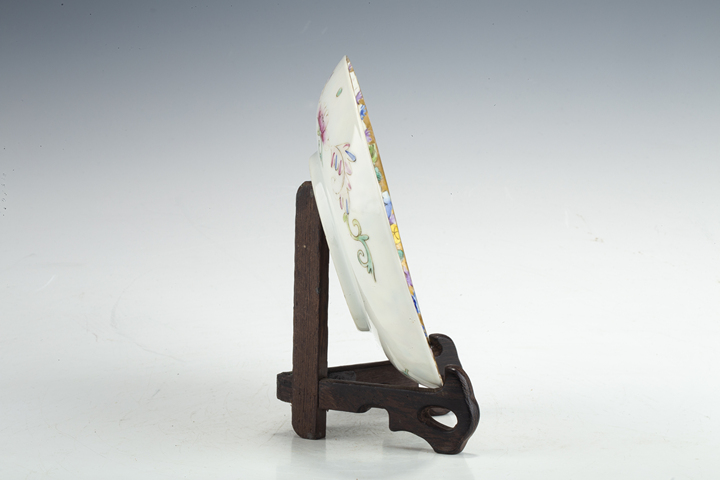 古玩陶瓷民國·金地粉彩百花不落地紋盤真品鑒賞圖