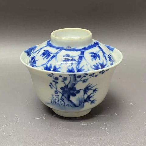 古玩陶瓷青花過枝梅花蓋碗，模糊，偏老真品鑒賞圖