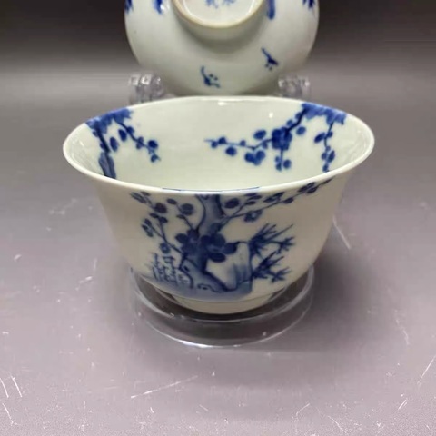 古玩陶瓷青花過枝梅花蓋碗，模糊，偏老真品鑒賞圖